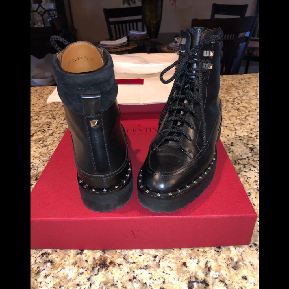 VALENTINO GARAVANI SOUL ROCKSTUD COMBAT BOOT $999 - Picture 2 of 8